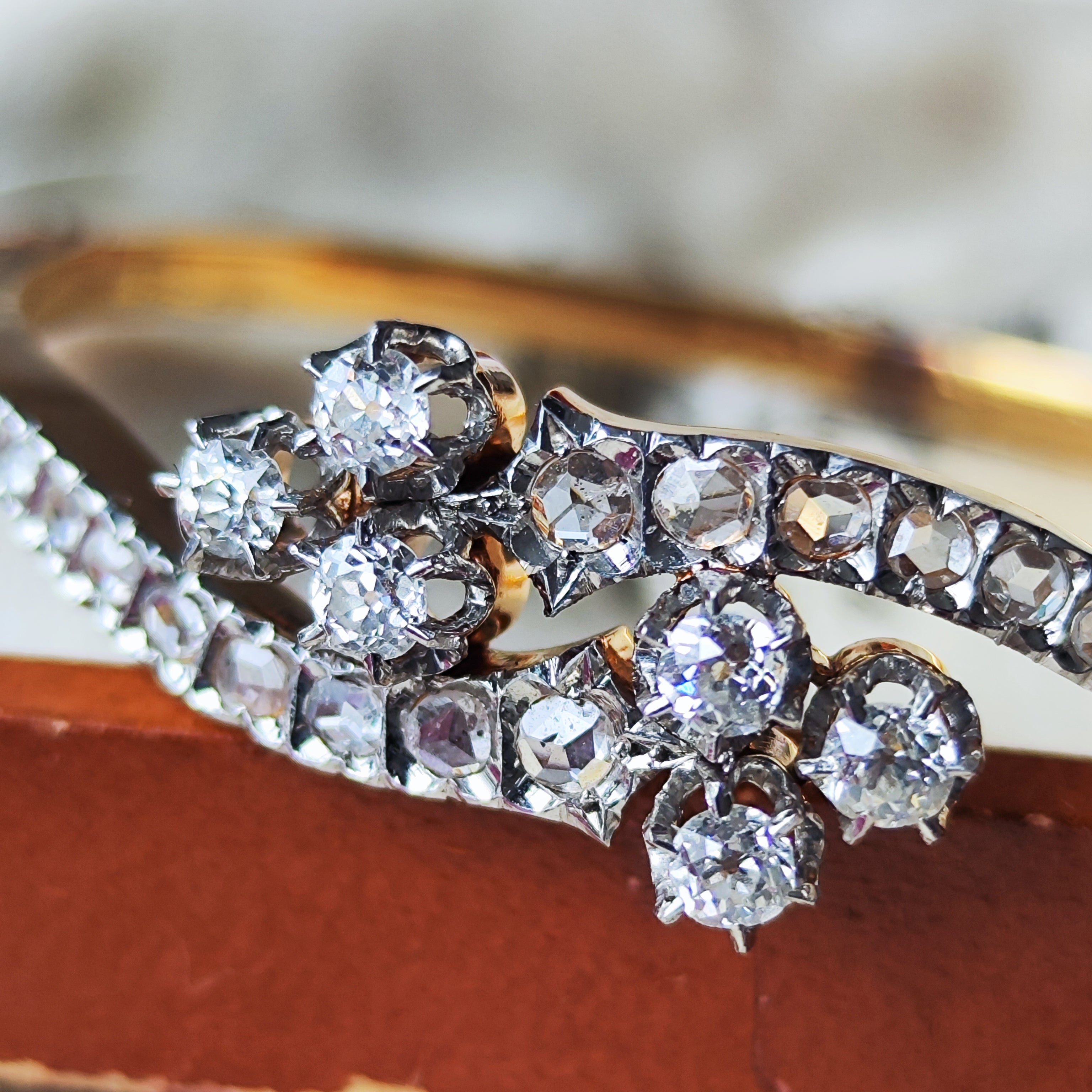 イギリスアンティークパールのバングルエトルスカンリバイバル15金