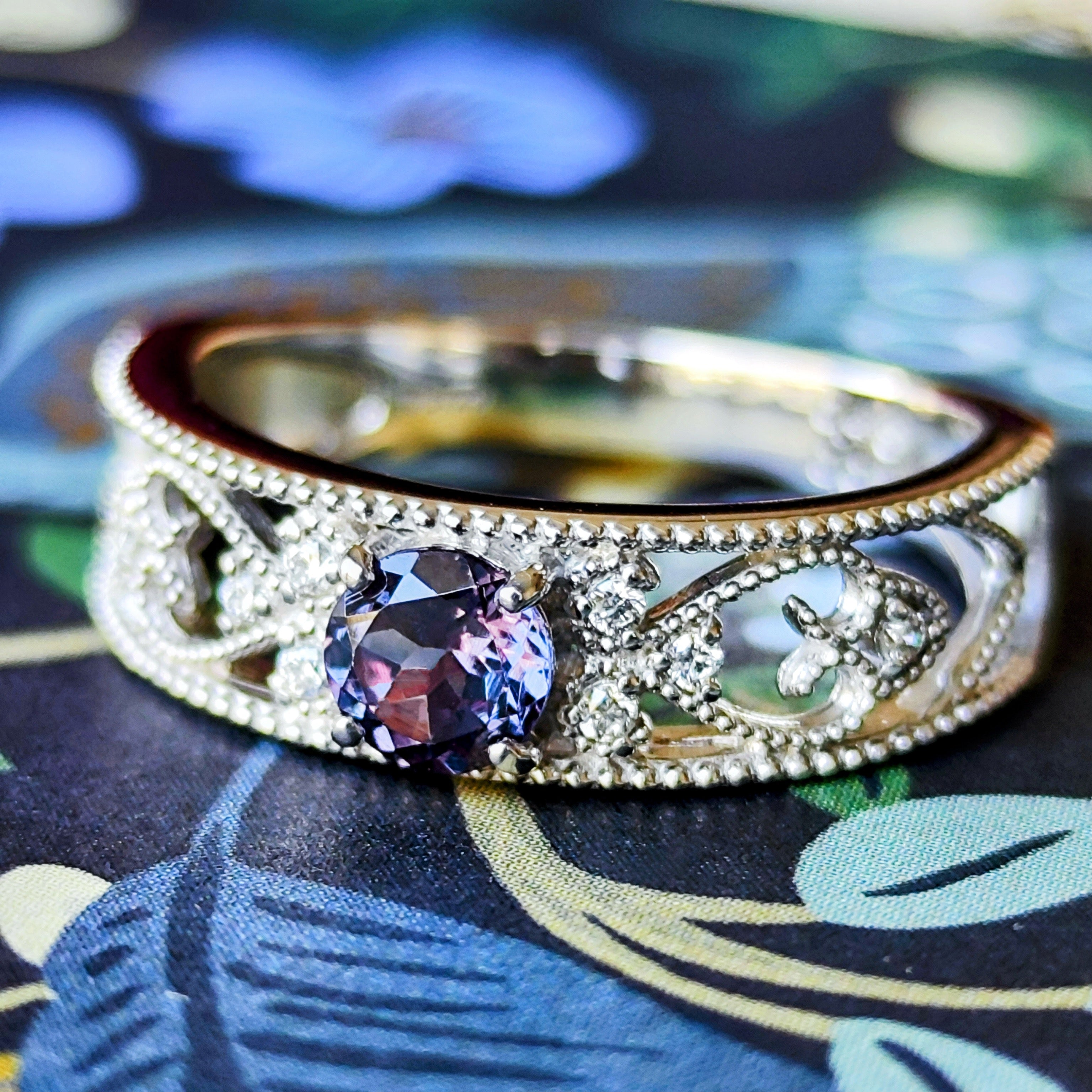 【新品】極上カラーチェンジ 4mm 天然アレキサンドライト リング　11号 新品】極上カラーチェンジ 4mm 天然アレキサンドライト リング 11号