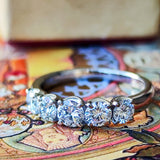 【三越百貨店】天然ダイヤモンド 1.0ct ヴィンテージリング 一文字