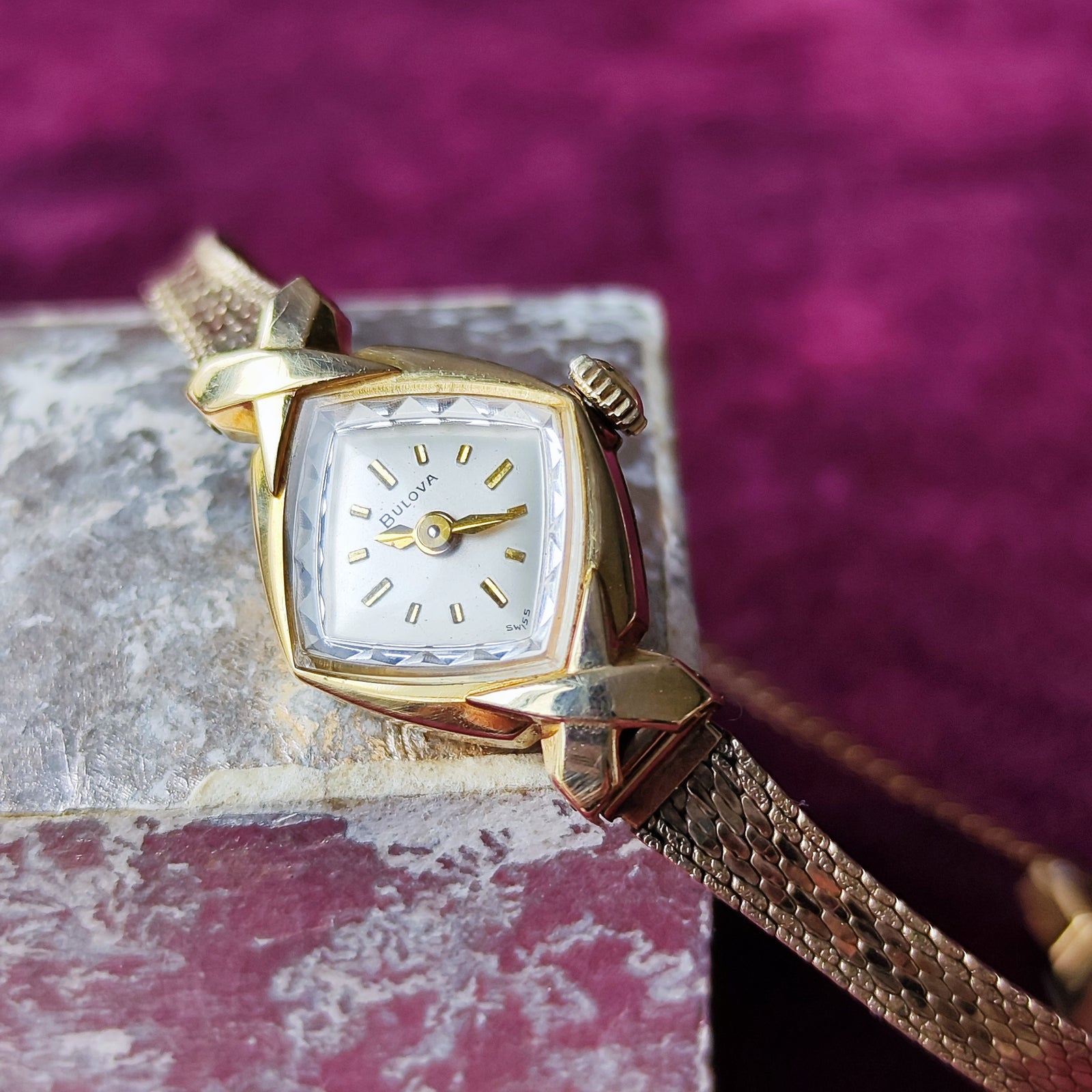 OH済み】BULOVA ブローバ アンティーク 手巻き 腕時計 – Mico宝飾店