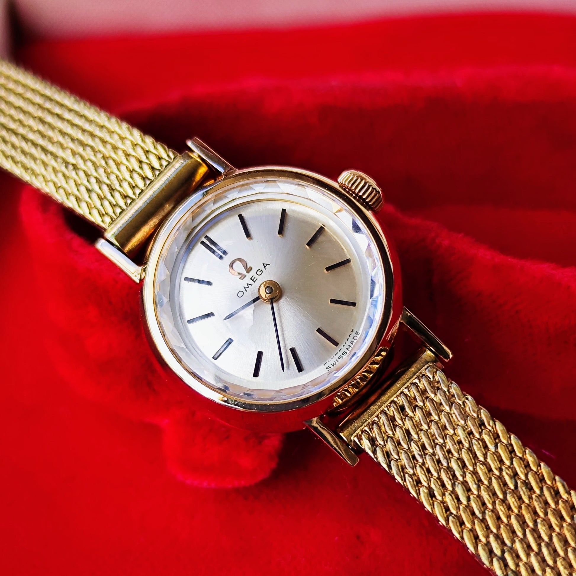 【OH済み 18金無垢】OMEGA オメガGeneve ジュネーヴ Sapphette 手巻き腕時計
