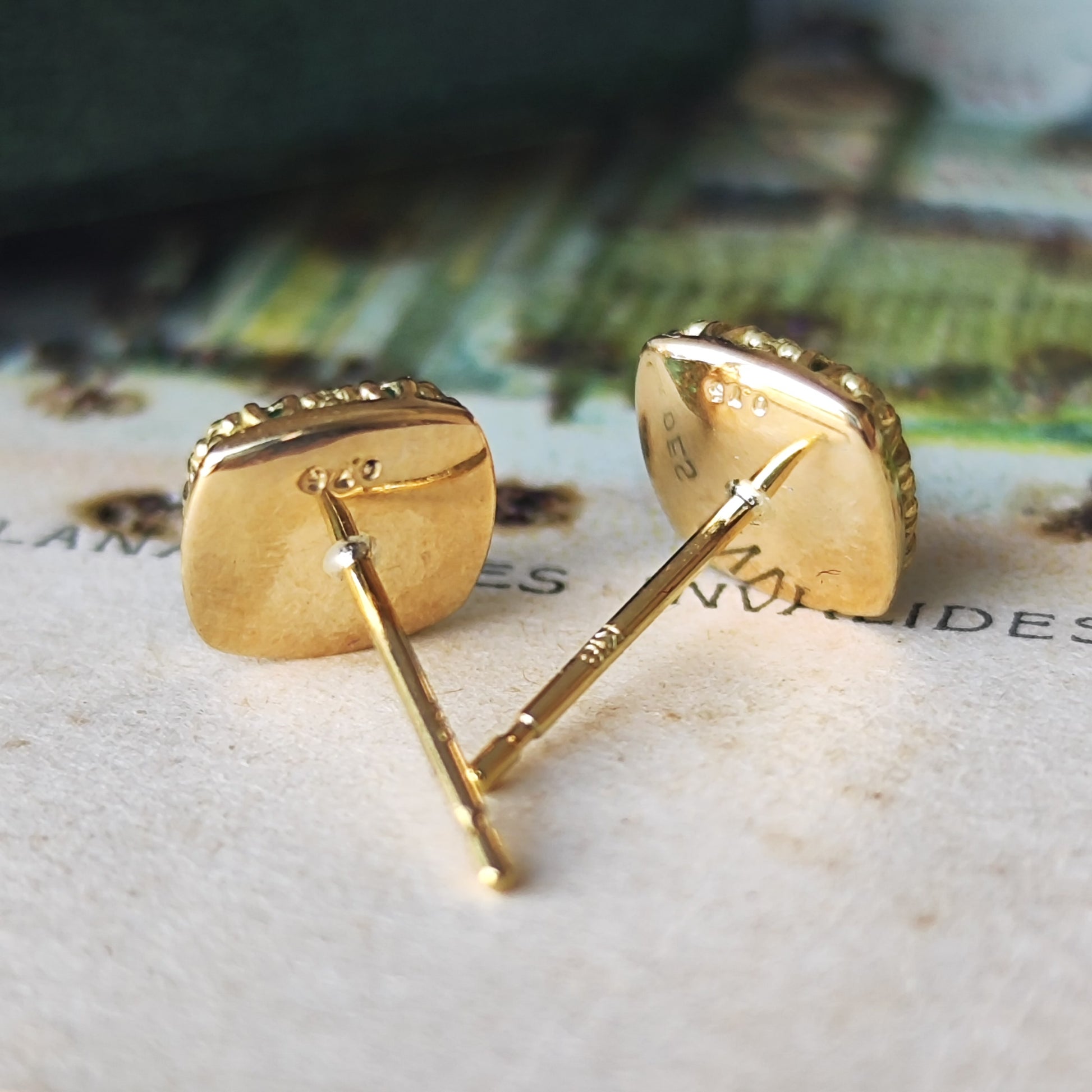 【シュガーローフ】天然エメラルド 18金ピアス ②