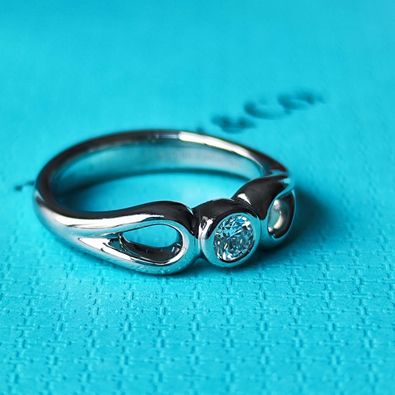 TIFFANY＆Co. ティファニー ダブルオープンティアドロップリング ダイヤモンド