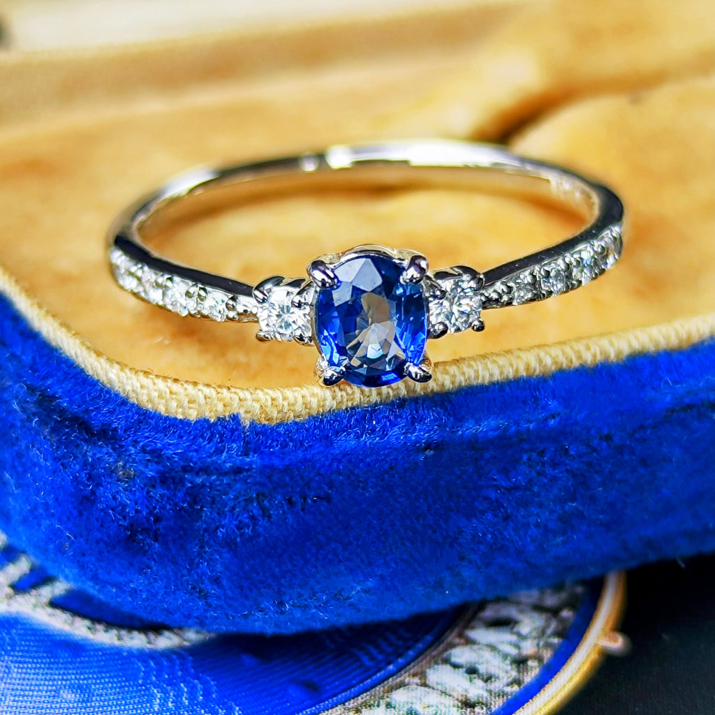 【非加熱 コーンフラワー】天然サファイア 0.31ct 天然ダイヤモンド プラチナリング