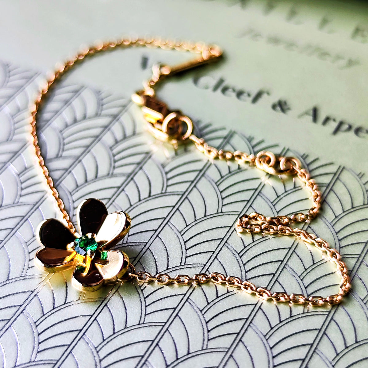 Van Cleef & Arpels ヴァンクリーフ&アーペル フリヴォル ミニ エメラルド ブレスレット