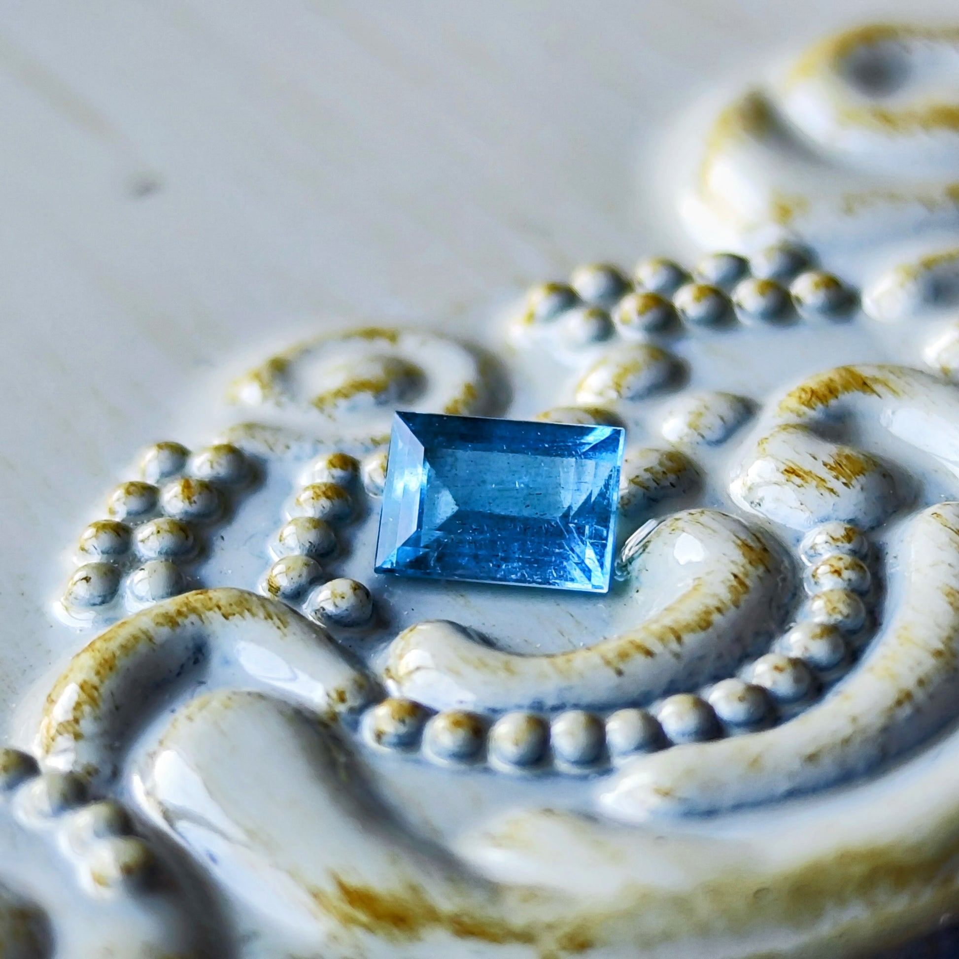 【ルース タトゥー鉱山】天然アクアマリン 0.433ct 鑑別書付き