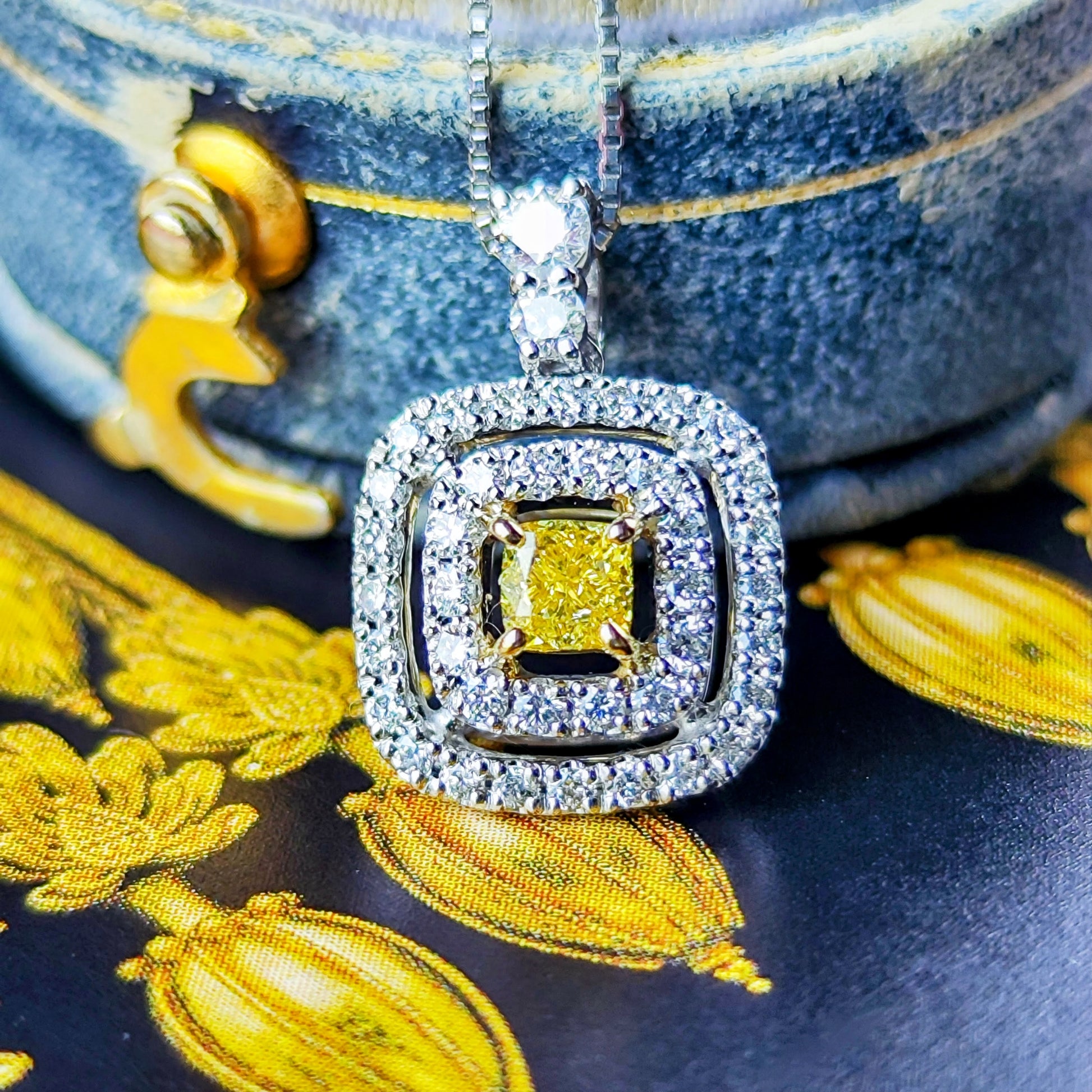 【イエローダイヤ】FANCY INTENSE YELLOW VVS2 0.186ct ネックレス