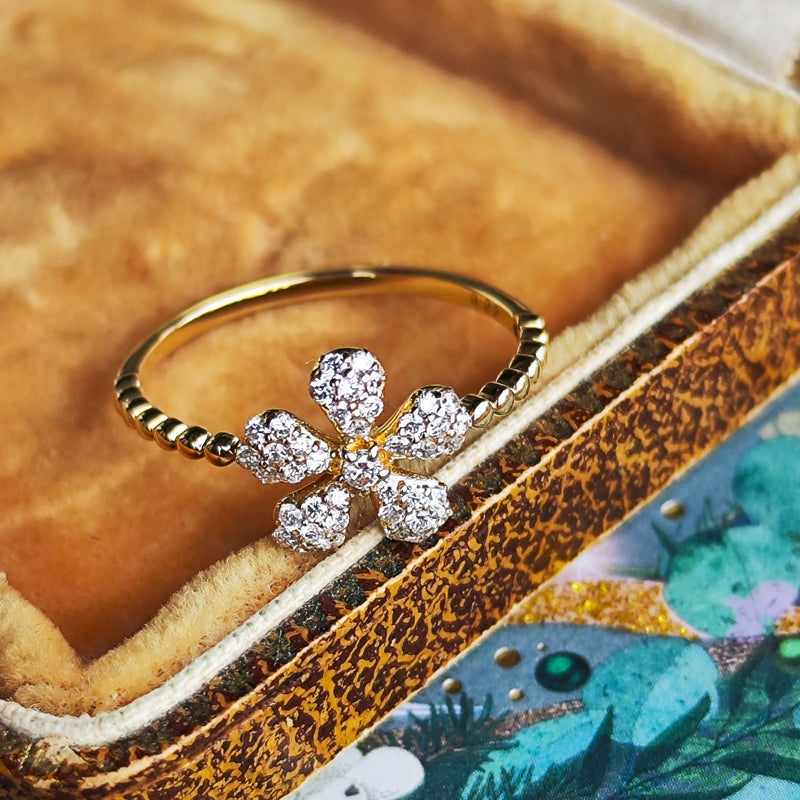 天然ダイヤモンド フラワーモチーフ パヴェ 18金リング