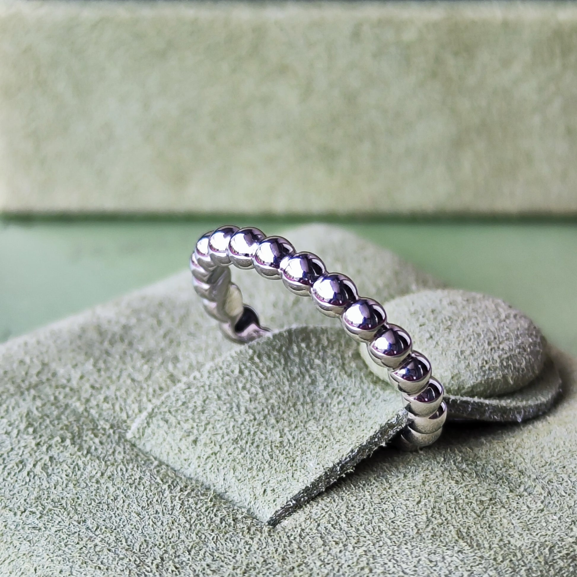 Van Cleef & Arpels ヴァンクリーフ&アーペル ペルレ ミディアム 50