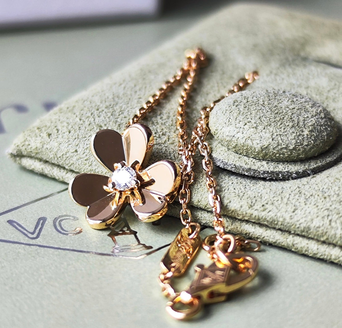 Van Cleef & Arpels ヴァンクリーフ&アーペル フリヴォル ダイヤモンド ミニ ブレスレット