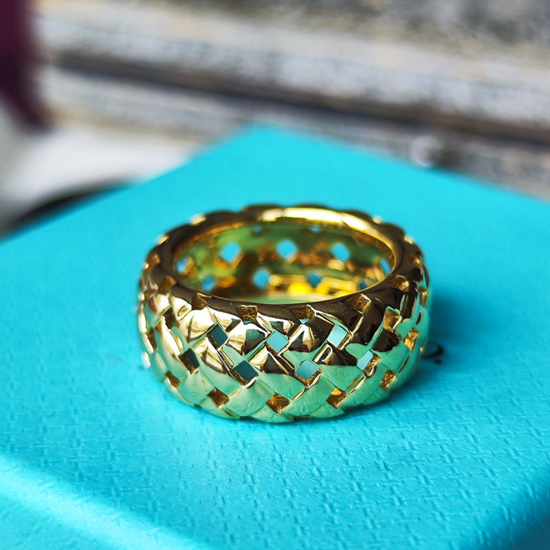 TIFFANY &Co ティファニー ミネヴァリー 18金YG