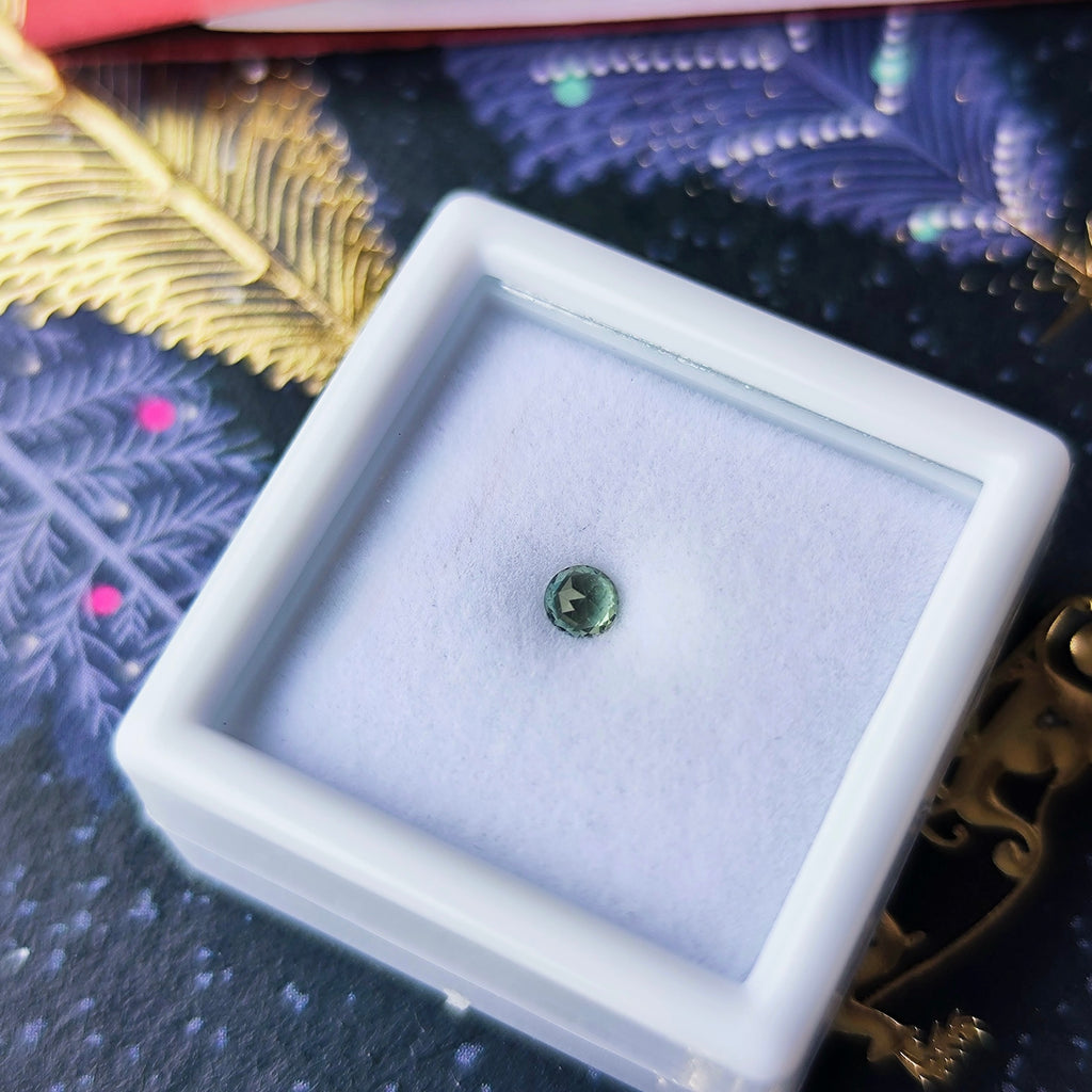 【ルース】天然アレキサンドライト 0.127ct ローズカット ブラジル産