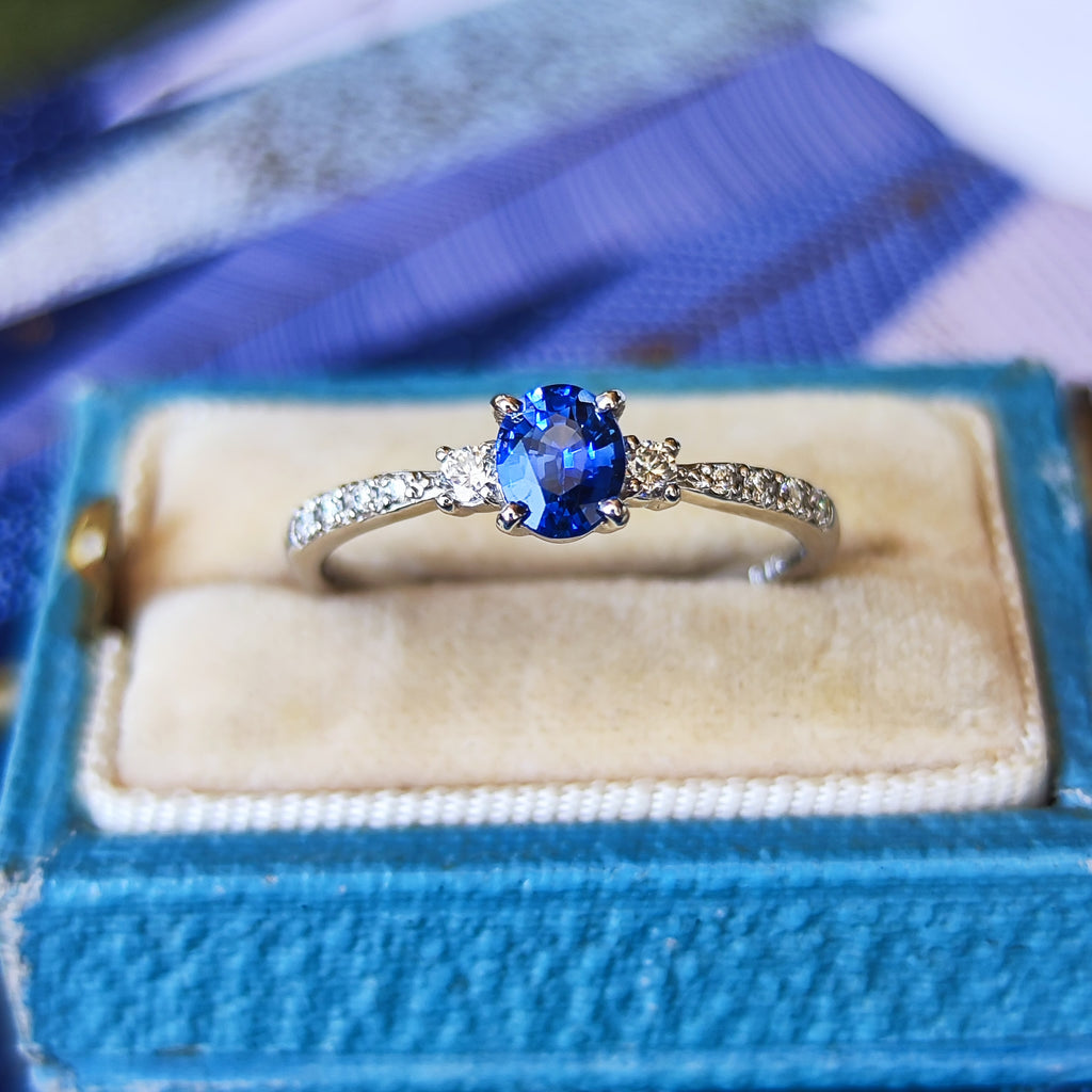 【コーンフラワー】天然サファイア 0.47ct 天然ダイヤモンド リング