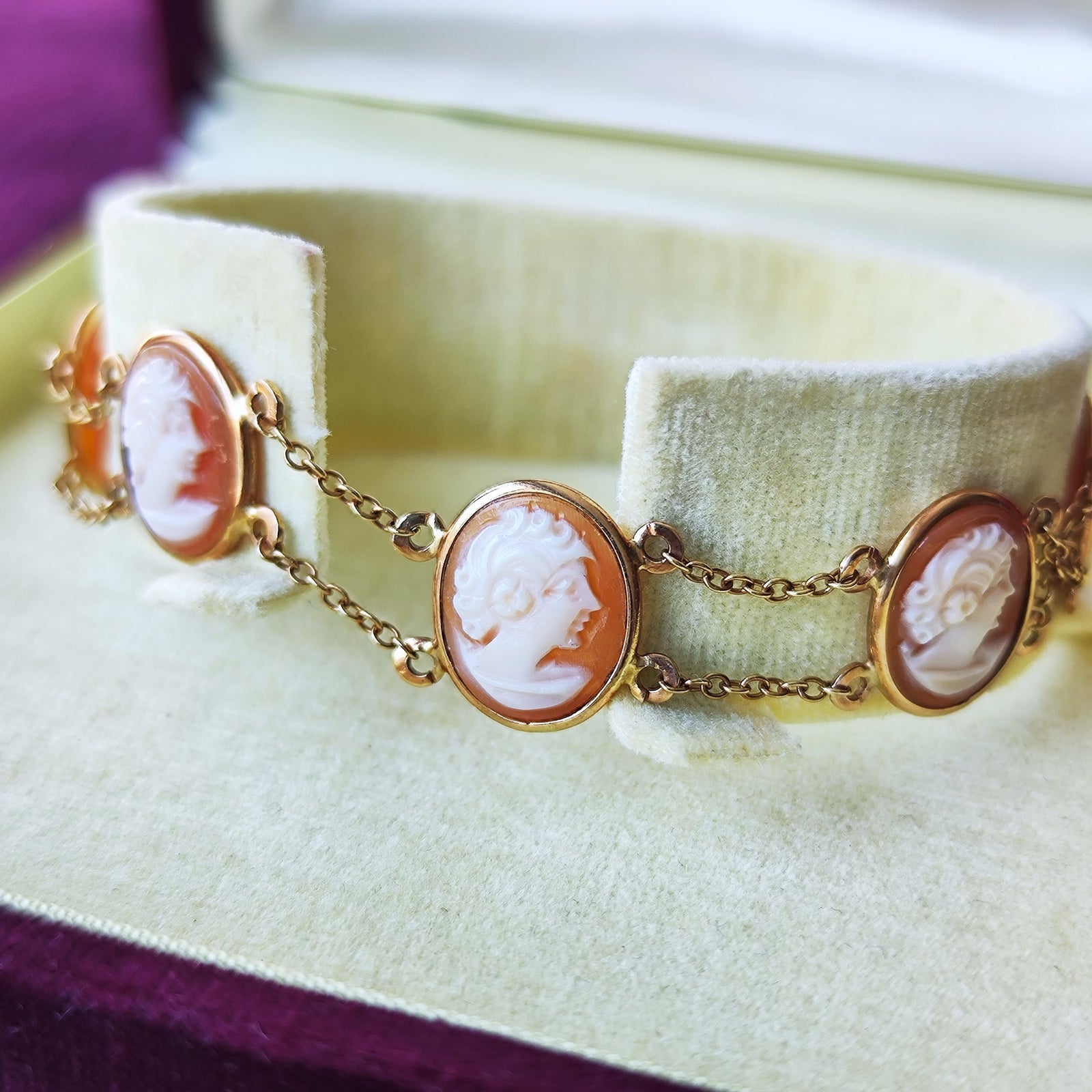 19D143A2-1481-4721-B40E-