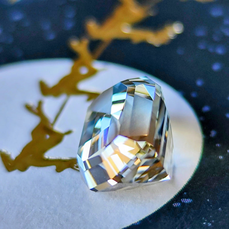 【ルース】天然バイカラートパーズ ウクライナ産 8.124ct 鑑別書付き