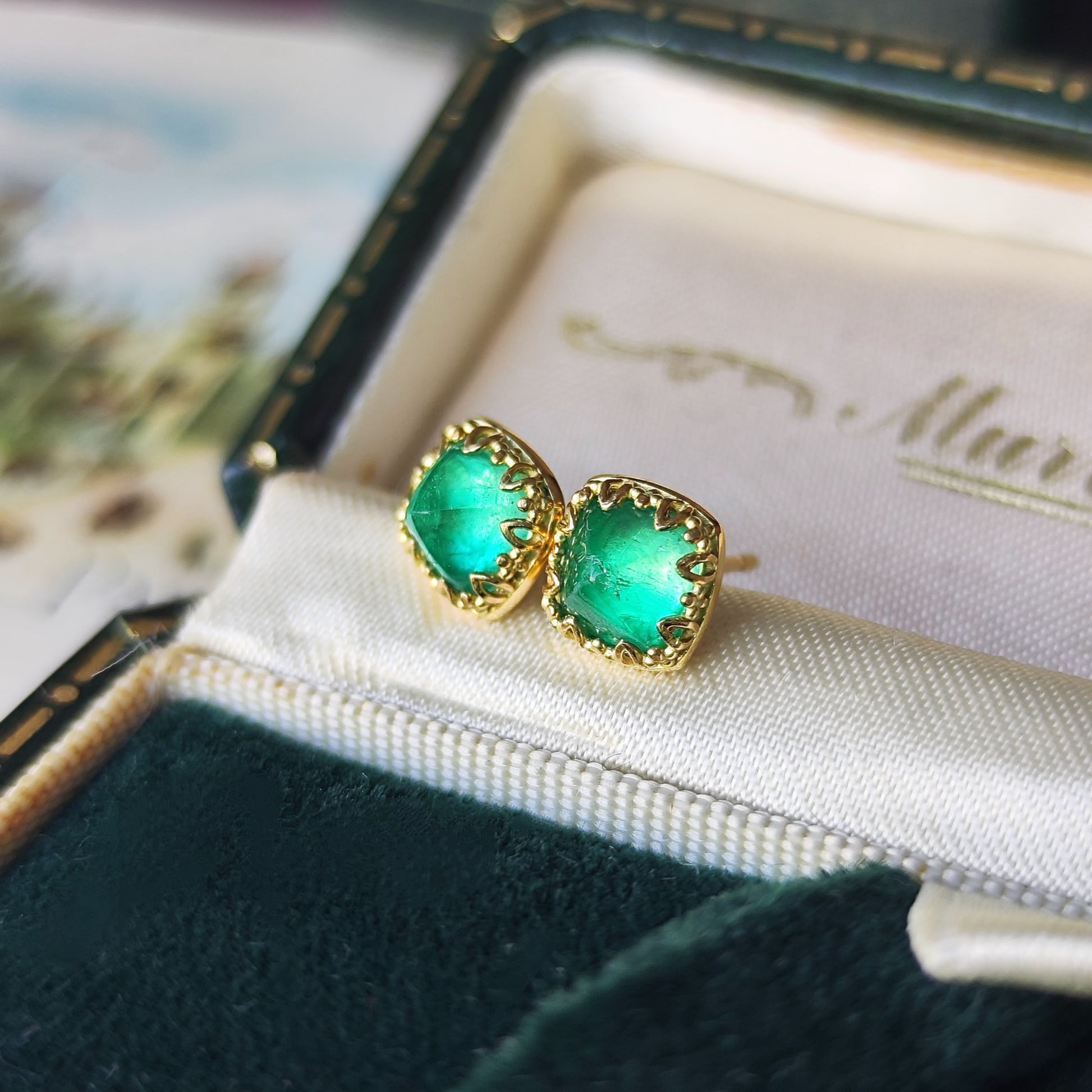 【シュガーローフ】天然エメラルド 18金ピアス ②