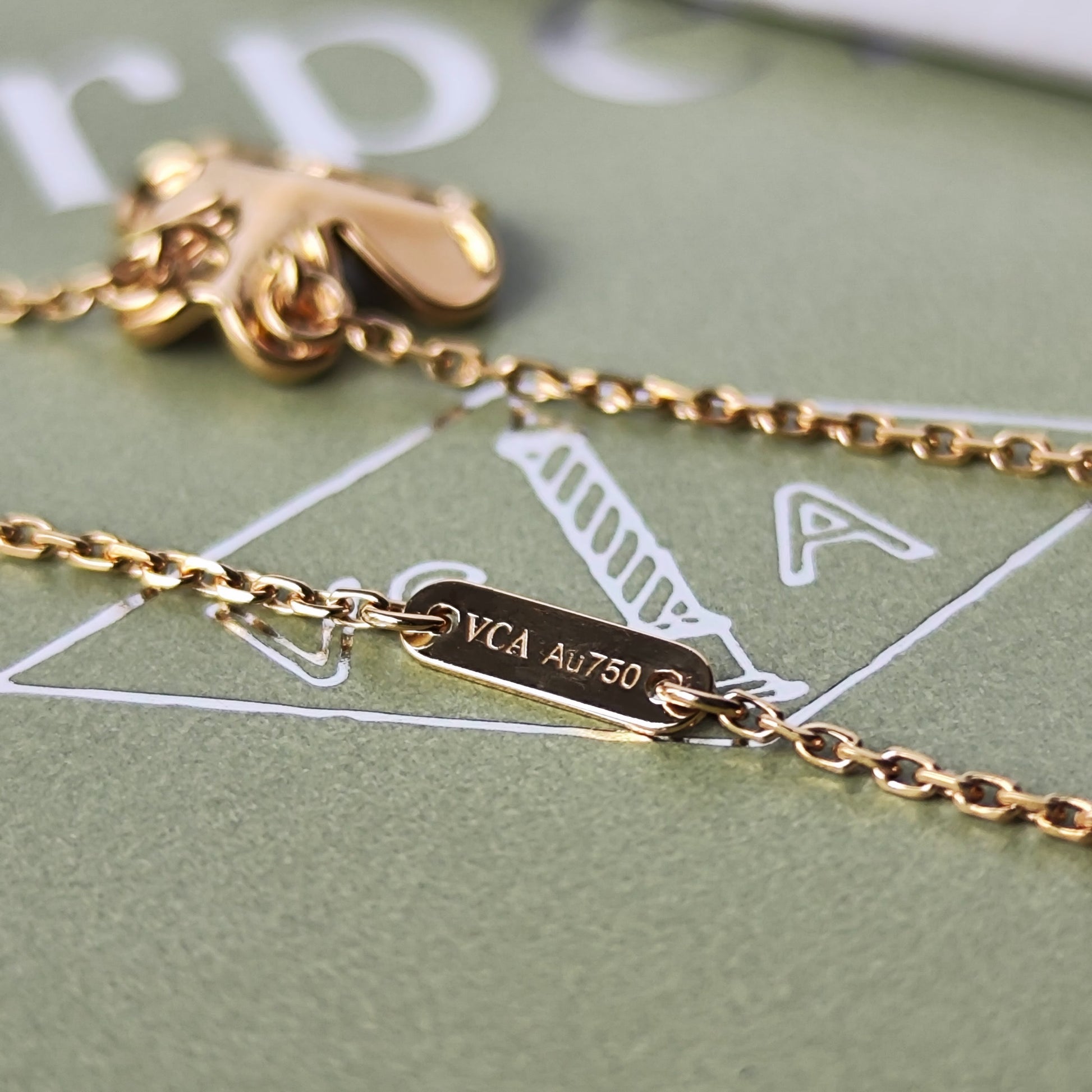 Van Cleef & Arpels ヴァンクリーフ&アーペル フリヴォル ミニ ネックレス ダイヤモンド 18金