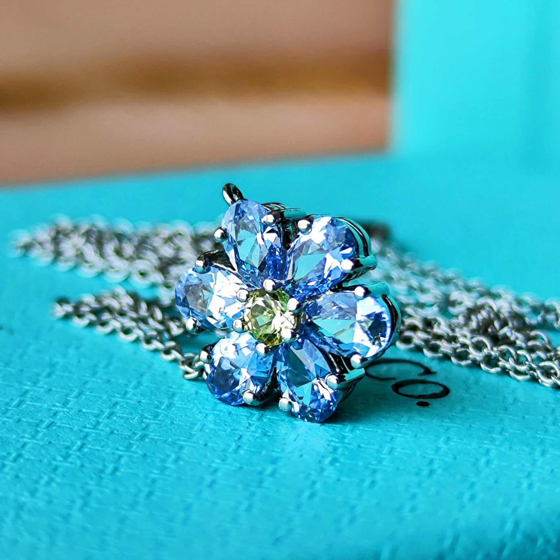 TIFFANY &Co ティファニー サファイア フラワーネックレス プラチナ