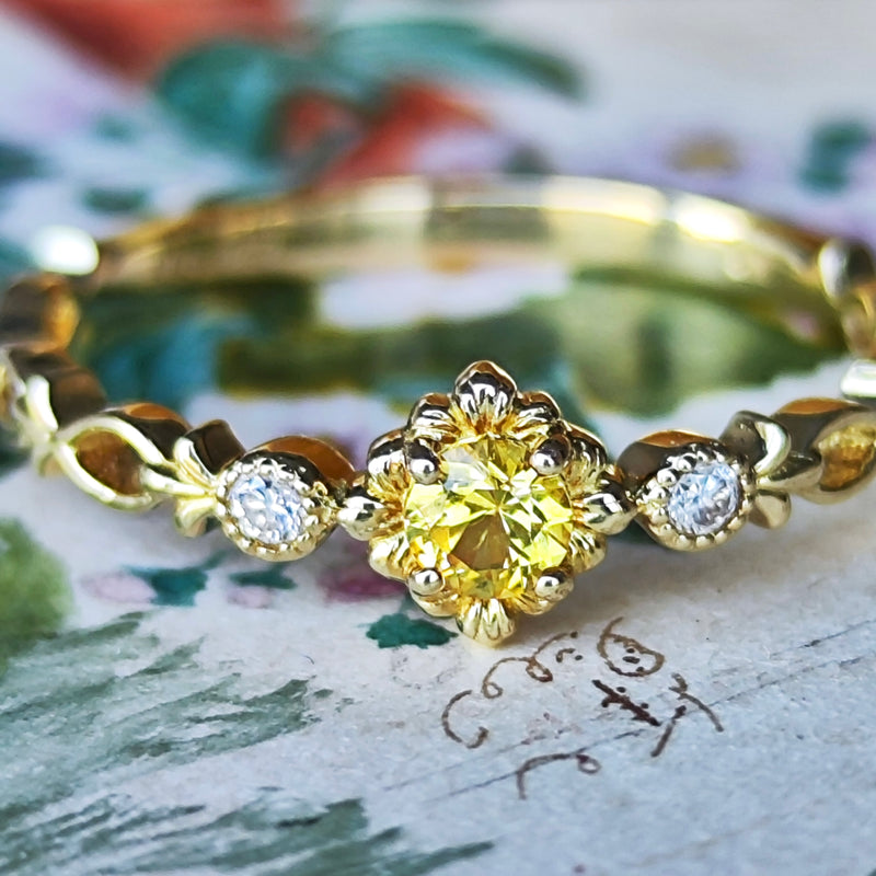 【神様の宿る石】天然イエローサファイア プクラジ ハーフエタニティリング