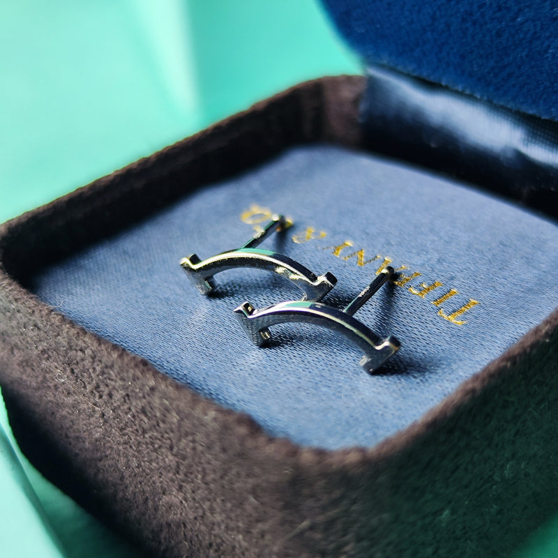 TIFFANY &Co ティファニー Tスマイル 18金WG ピアス