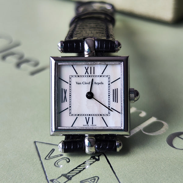 Van Cleef & Arpels ヴァンクリーフ&アーペル クラシックカレ クォーツ