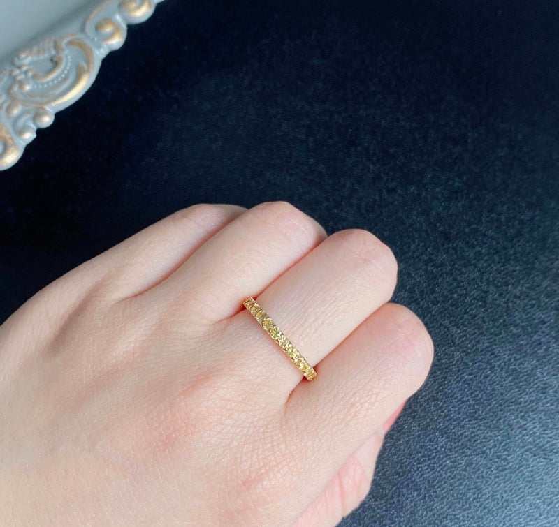 【神様の宿る石】天然イエローサファイア プクラジ ハーフエタニティリング