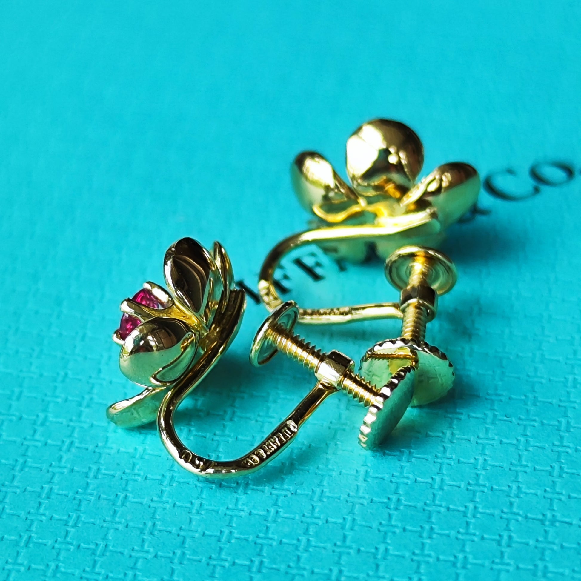 TIFFANY ティファニー ルビー フラワーモチーフ イヤリング ハナミズキ