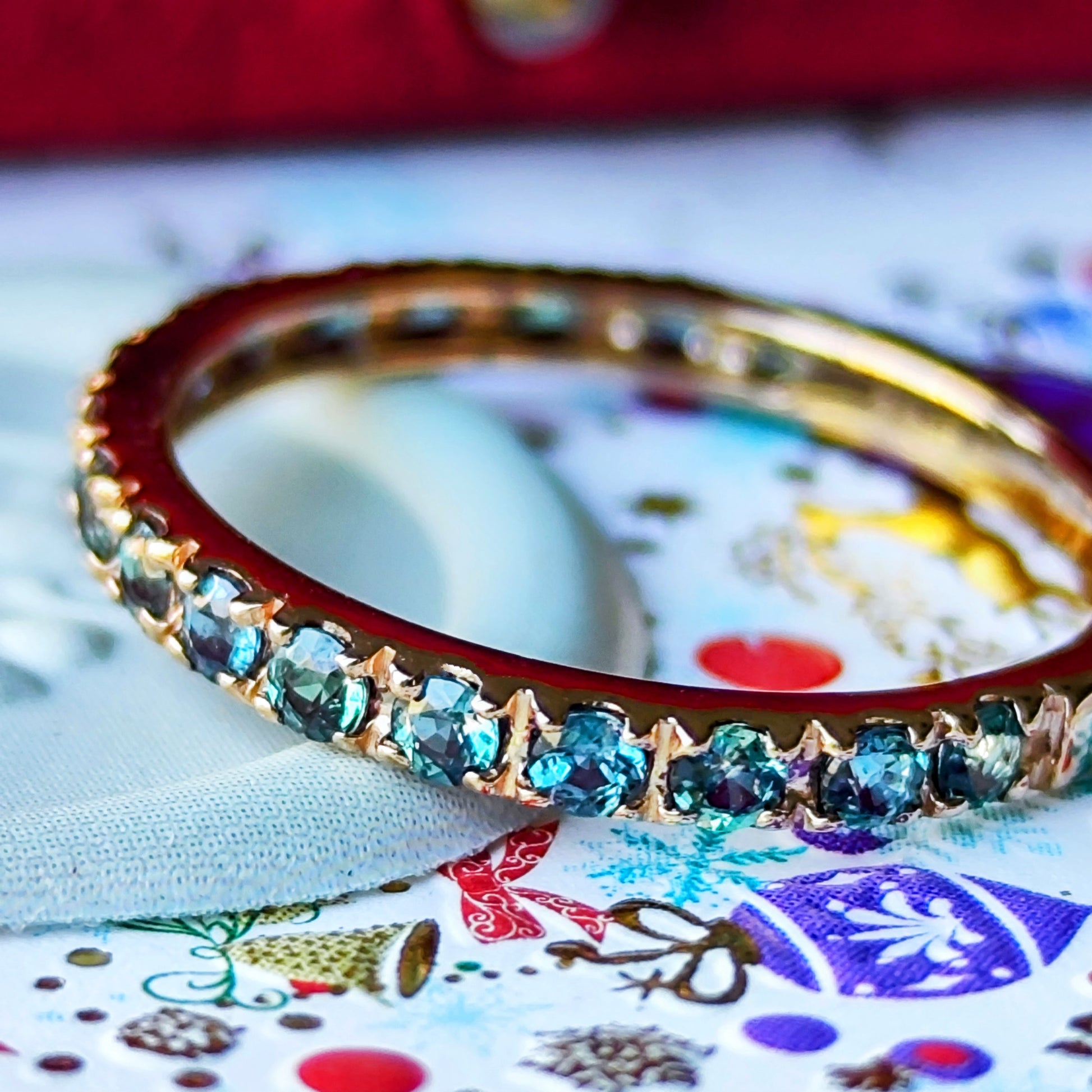 【お値下げ】天然アレキサンドライト ハーフエタニティリング 18金PG