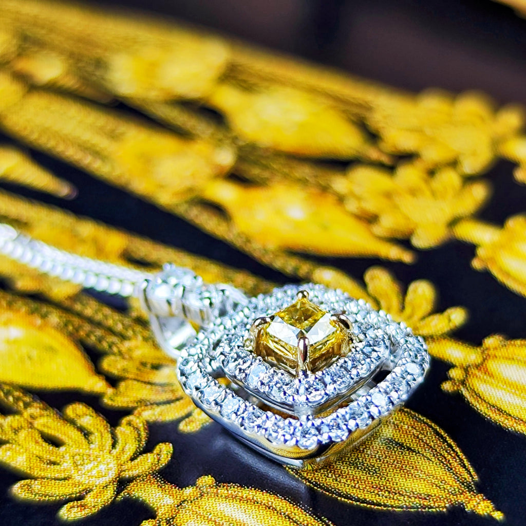 【イエローダイヤ】FANCY INTENSE YELLOW VVS2 0.186ct ネックレス