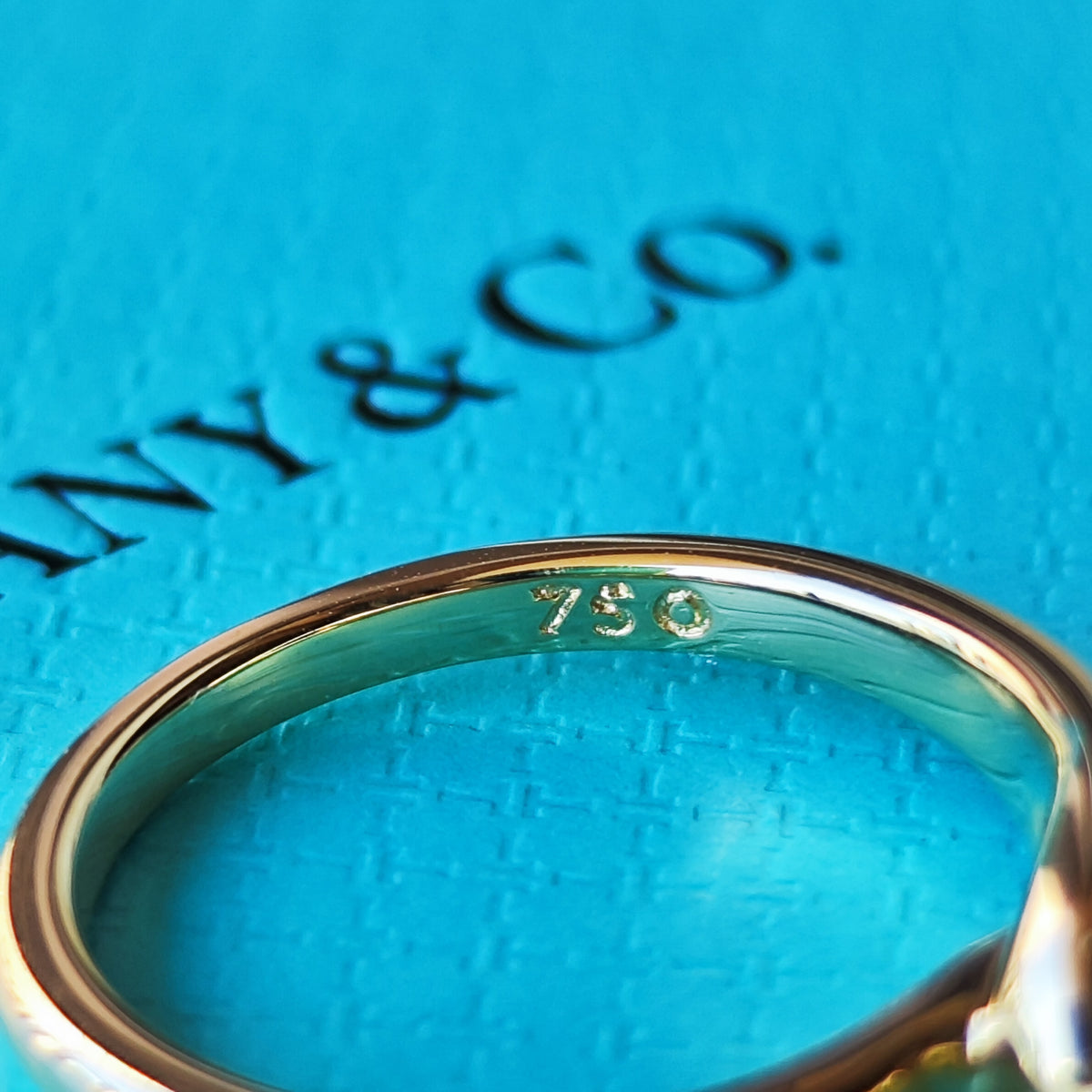 【オールドティファニー】TIFFANY&Co
ティファニー ノットリング ダブルループ 18金YG