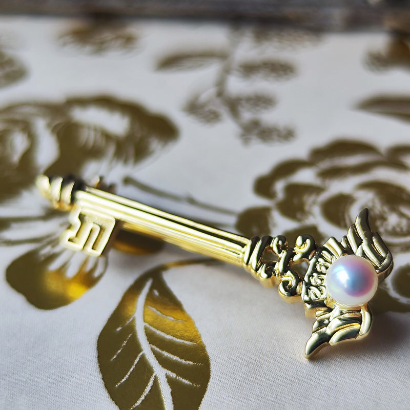 MIKIMOTO ミキモト 鍵と羽のモチーフ あこや真珠 18金 ブローチ