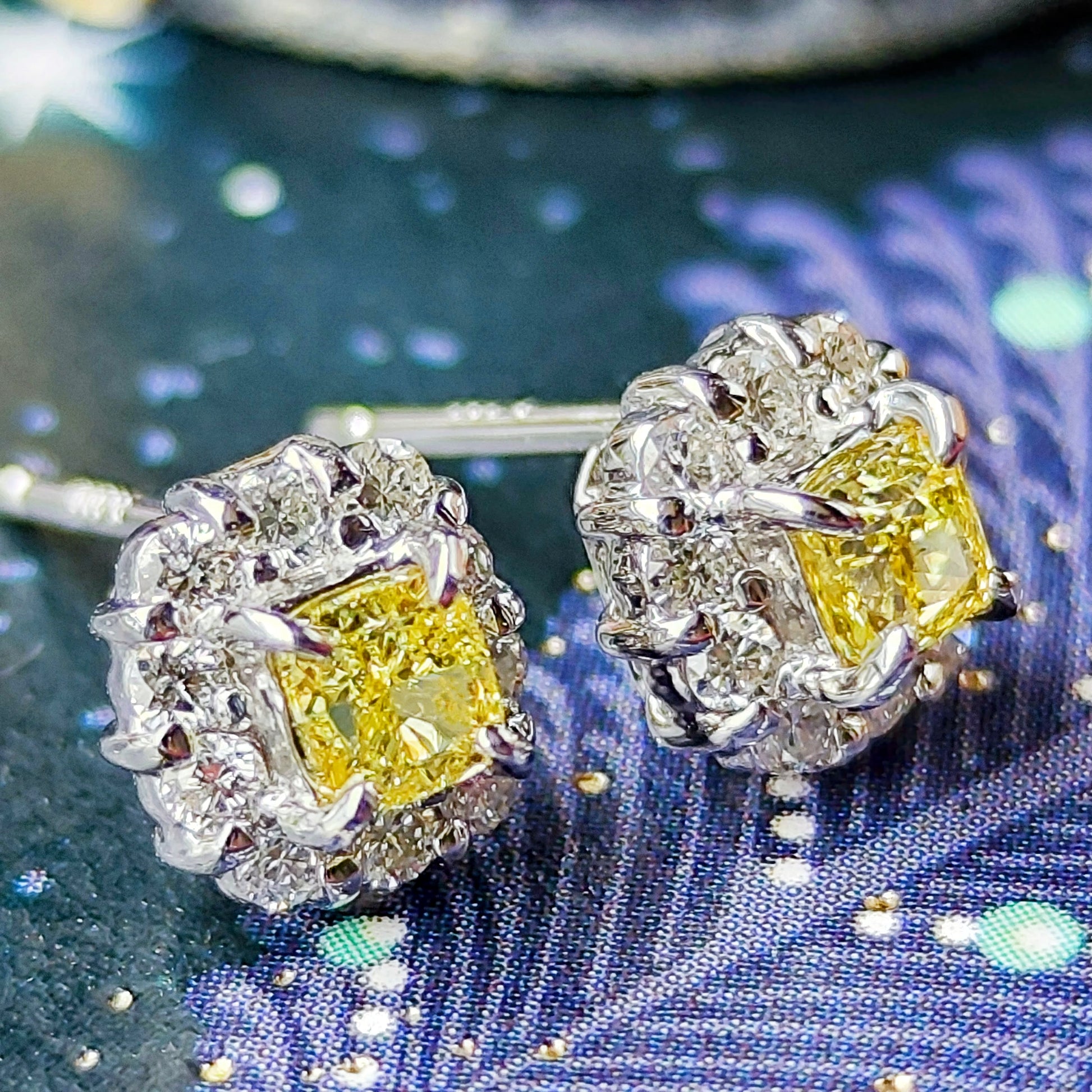 【イエローダイヤ】FANCY INTENSE YELLOW SI1 プラチナピアス