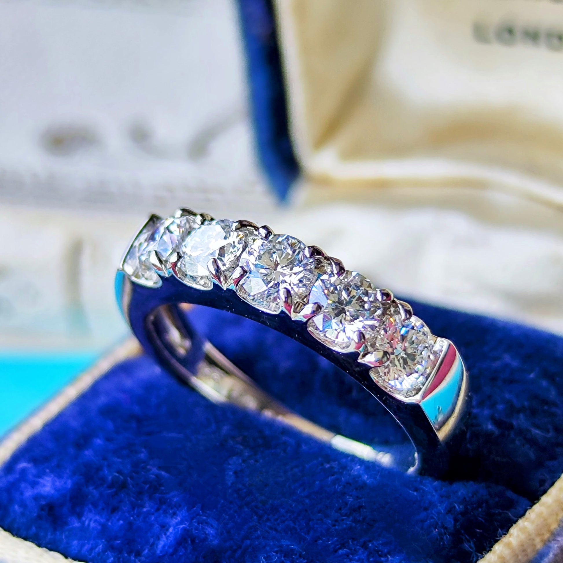 【極上なハフエタ】天然ダイヤモンド 1.03ct D-IF-3E ハーフエタニティリング プラチナ
