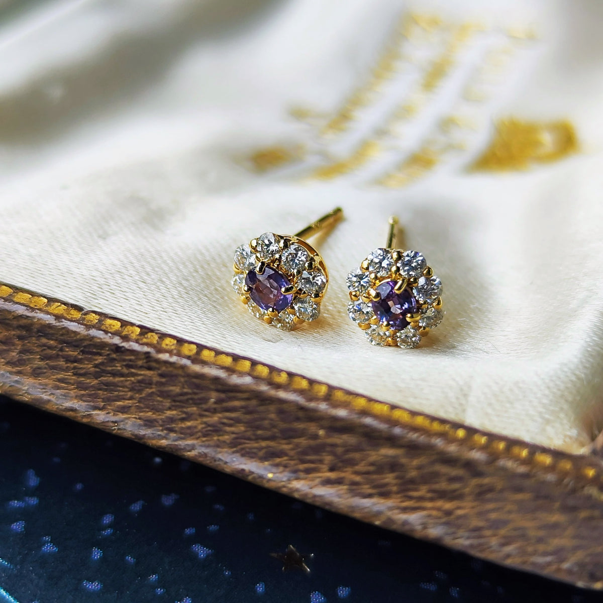 【ベキリーブルー】天然カラーチェンジガーネット 天然ダイヤモンド 18金ピアス