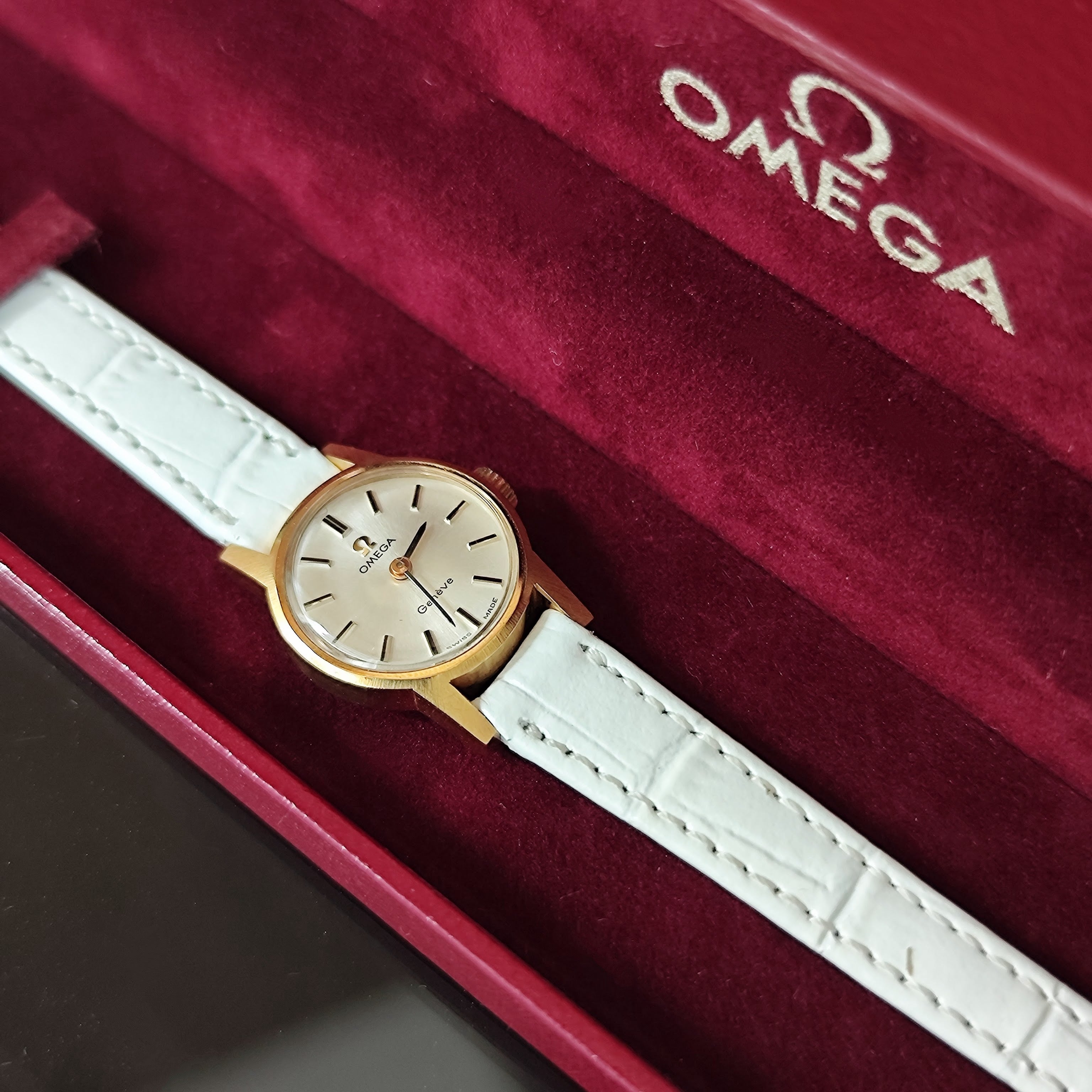 OH済み】OMEGA オメガ Geneve ジュネーヴ 手巻き腕時計 – Mico宝飾店