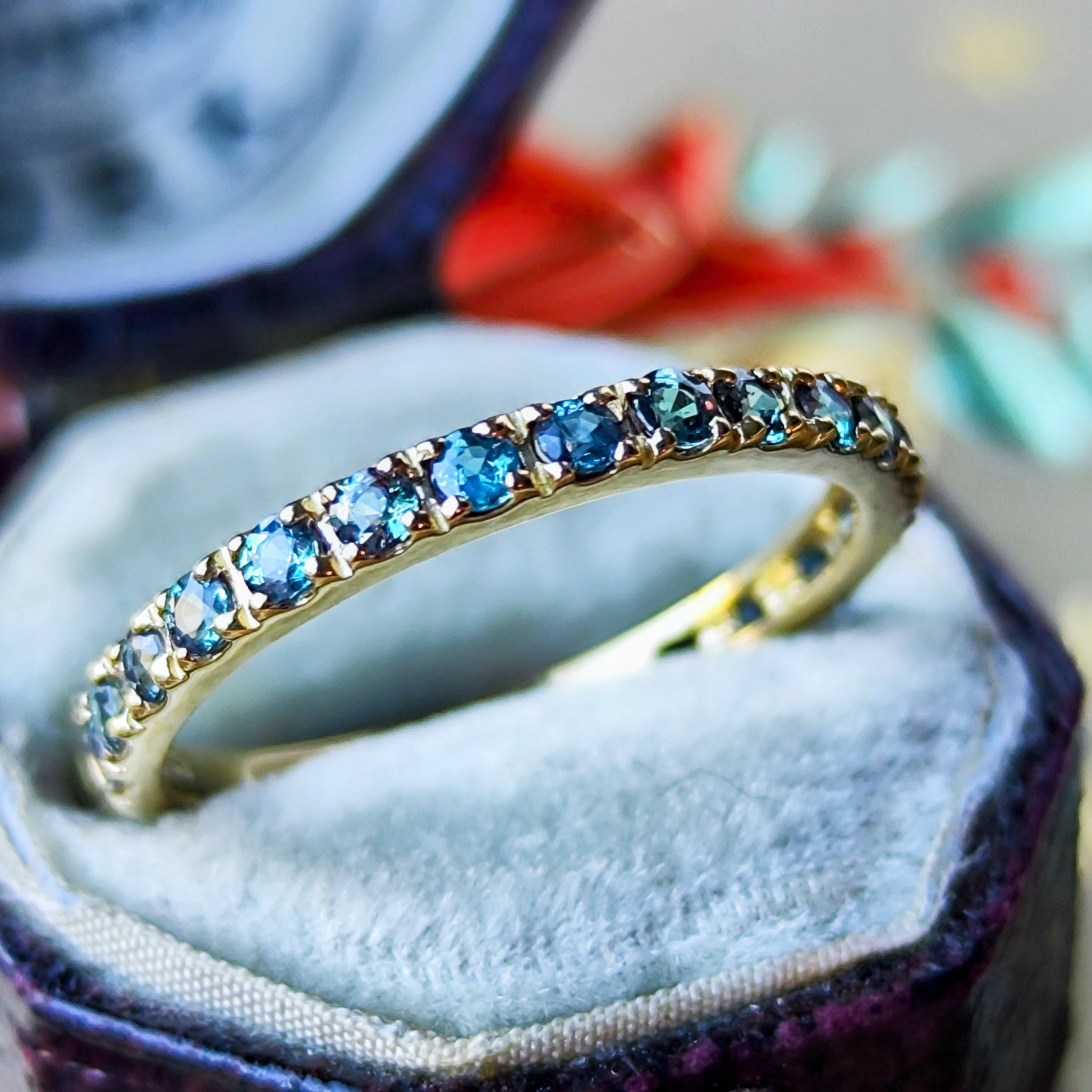 【お値下げ】天然アレキサンドライト ハーフエタニティリング 18金YG ①