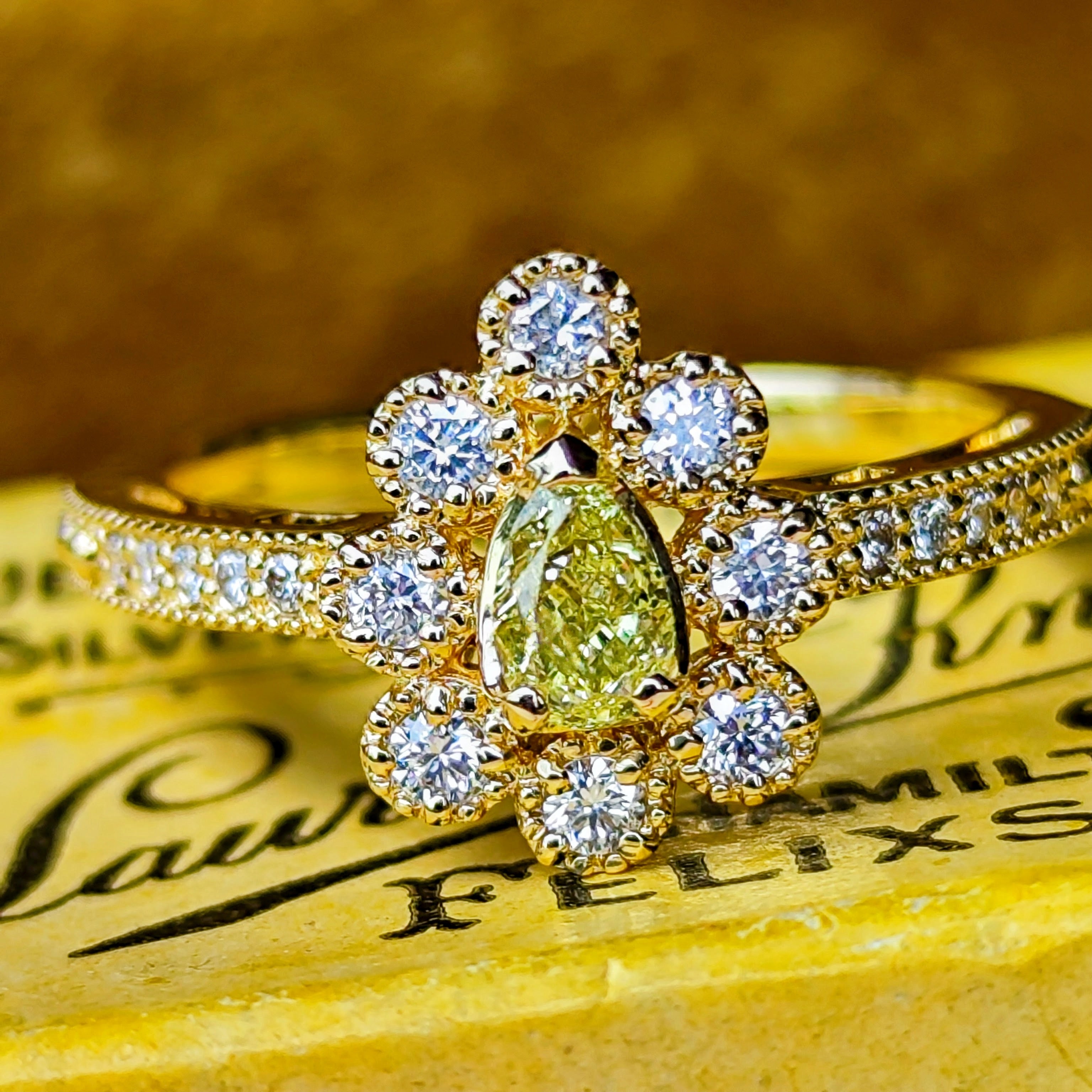 d.i.a. ダイヤ　スカルトップス　蛍光イエロー イエローダイヤ】FANCY INTENSE YELLOW 0.262ct SI1 18金リング – Mico