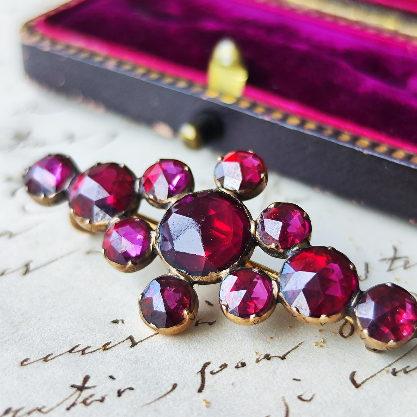 幻の宝石】ペルピニャンガーネット フランスアンティーク ブローチ