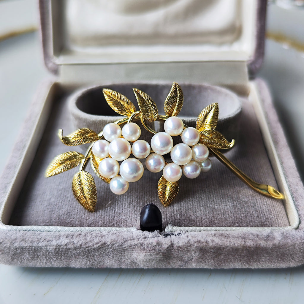 Mikimoto ミキモト真珠 K14WGブローチ あこや真珠　ぶどうモチーフ Mikimoto ミキモト真珠 K14WGブローチ あこや真珠 ぶどうモチーフ