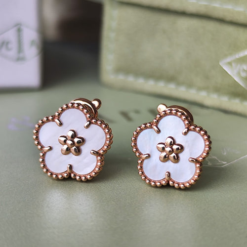 Van Cleef & Arpels ヴァンクリーフ&アーペル ラッキースプリング プラムブロッサム ピアス