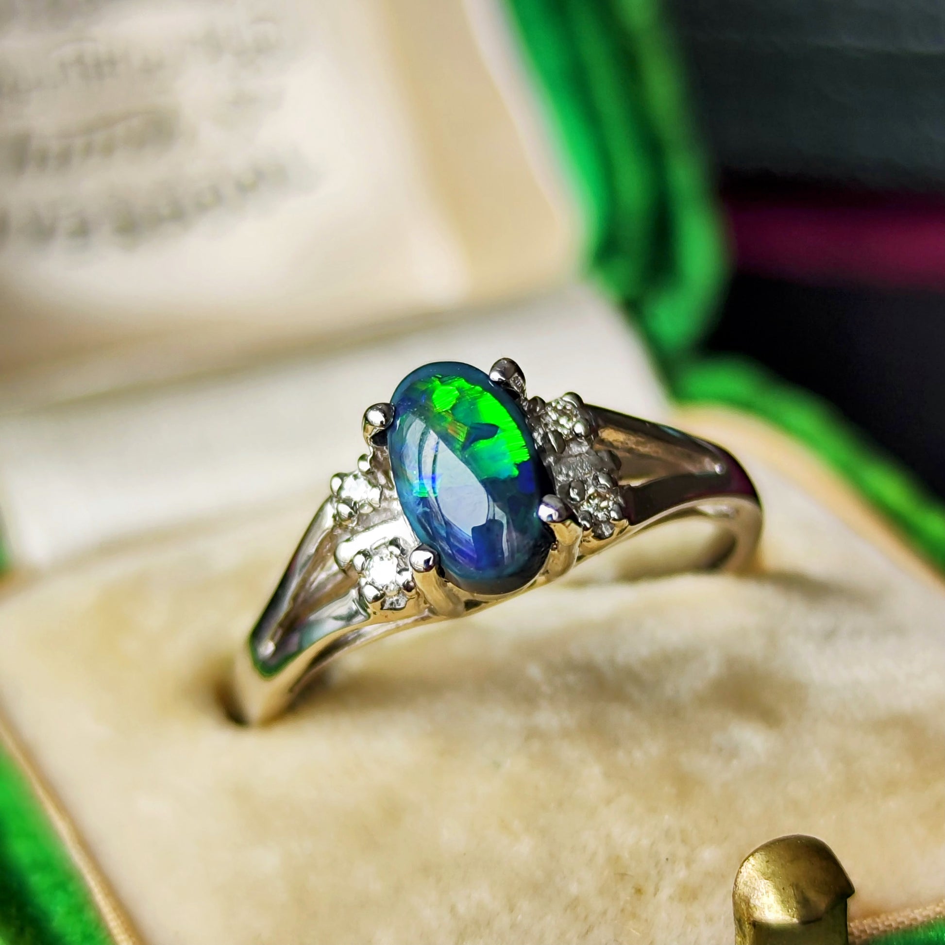 天然ブラックオパール 天然ダイヤモンド プラチナリング