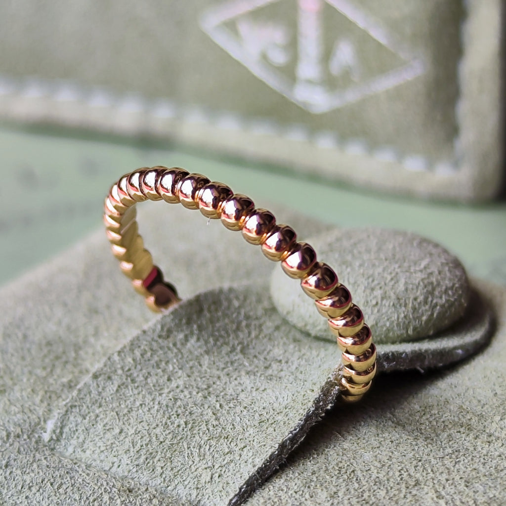 Van Cleef & Arpels ヴァンクリーフ&アーペル ペルレ スモール 50 18金YG
