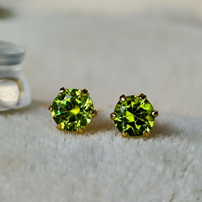 【一粒ピアス】天然デマントイドガーネット 18金ピアス