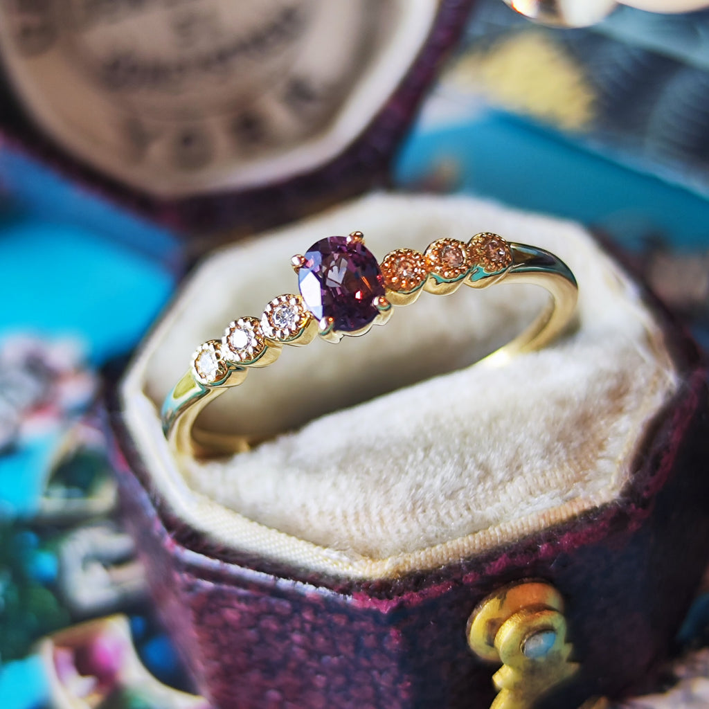 【ベキリーブルー】天然カラーチェンジガーネット 0.24ct 天然ダイヤモンド 18金リング