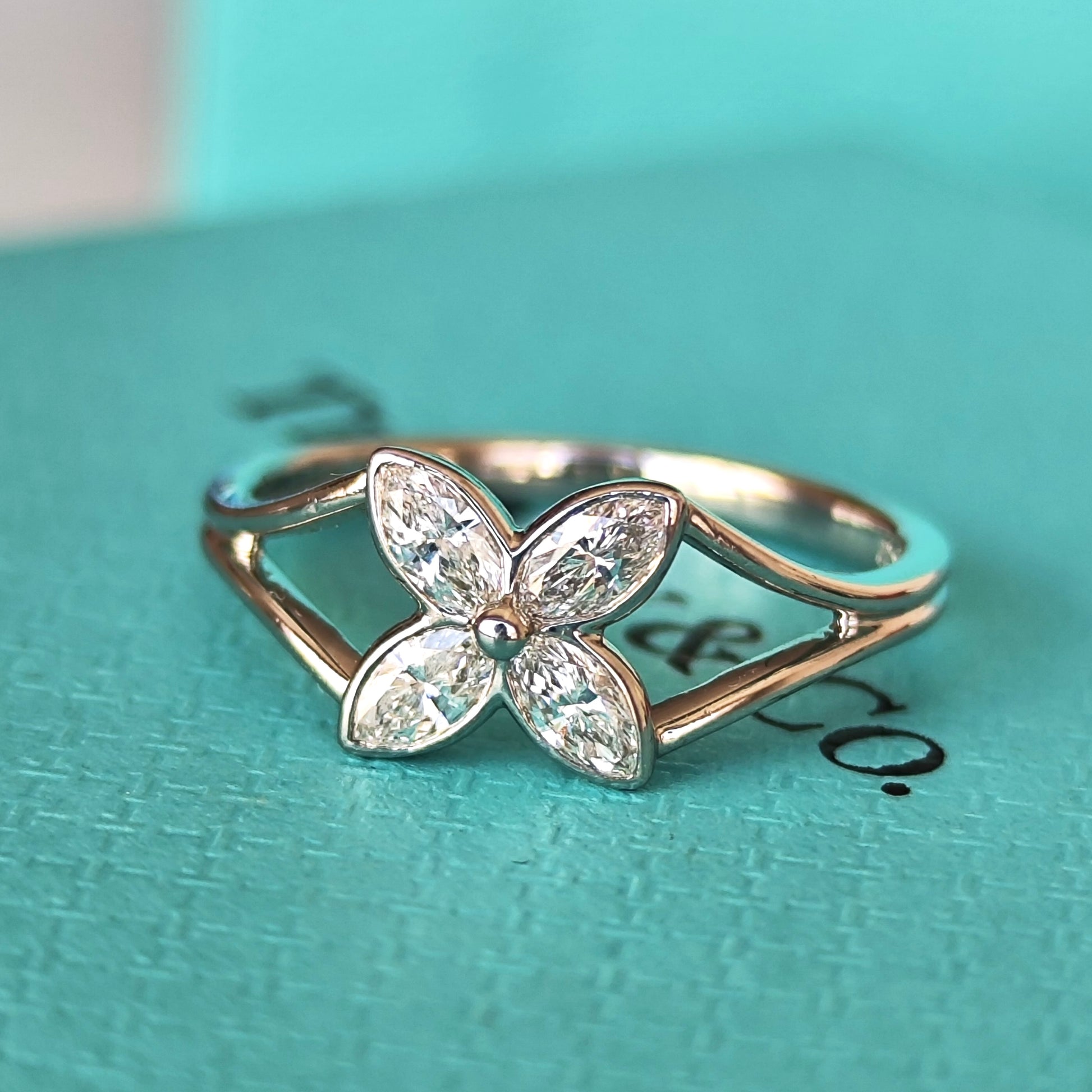 TIFFANY &Co ティファニー ビクトリア  フラワーリング