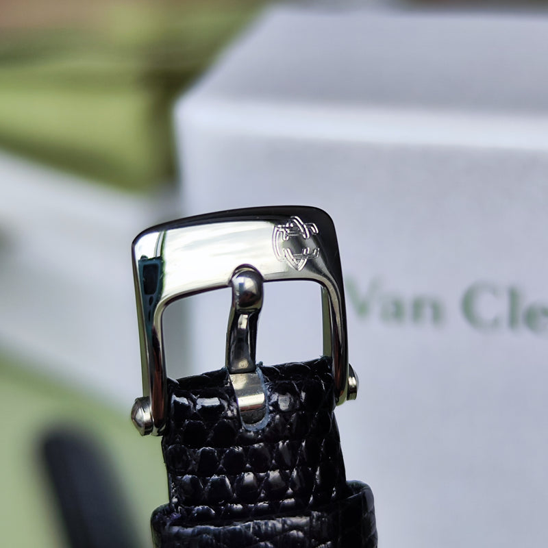 Van Cleef & Arpels ヴァンクリーフ&アーペル クラシックカレ クォーツ腕時計