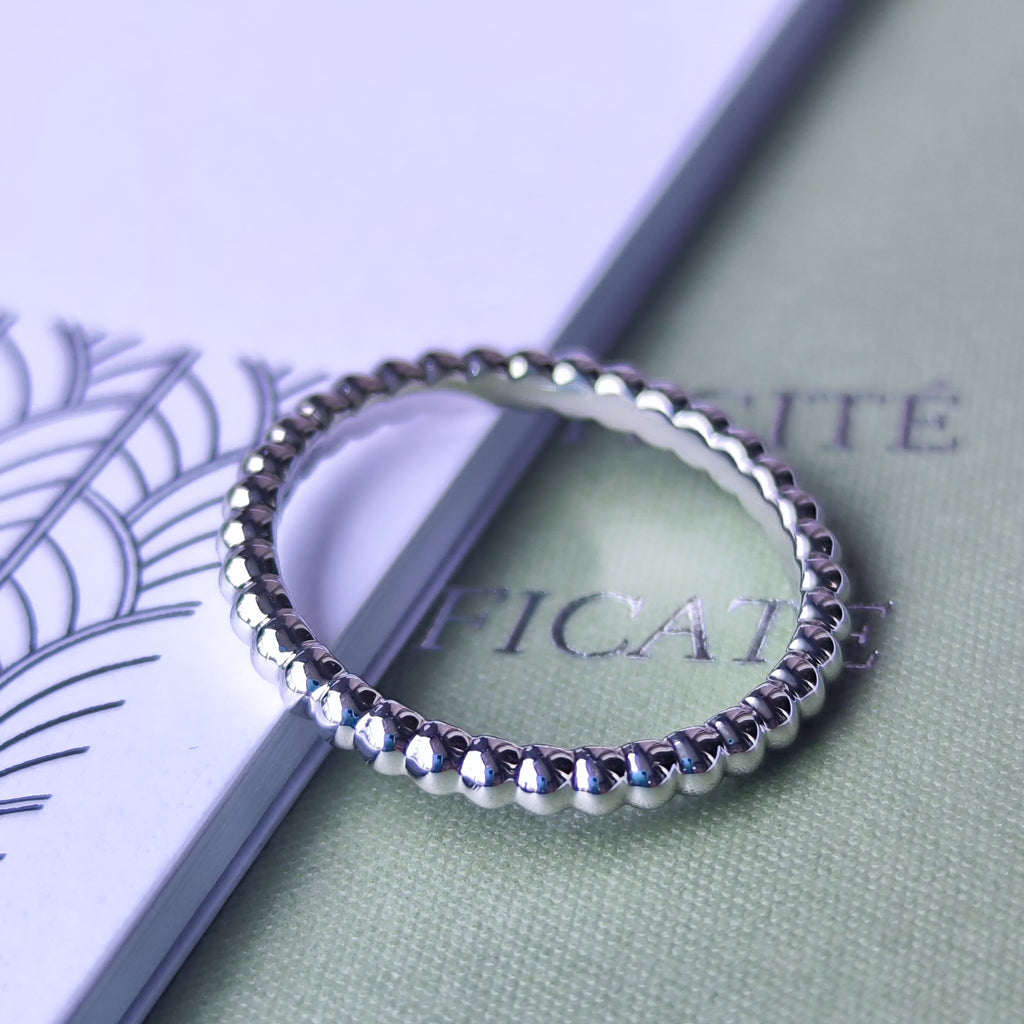 Van Cleef & Arpels ヴァンクリーフ&アーペル ペルレ