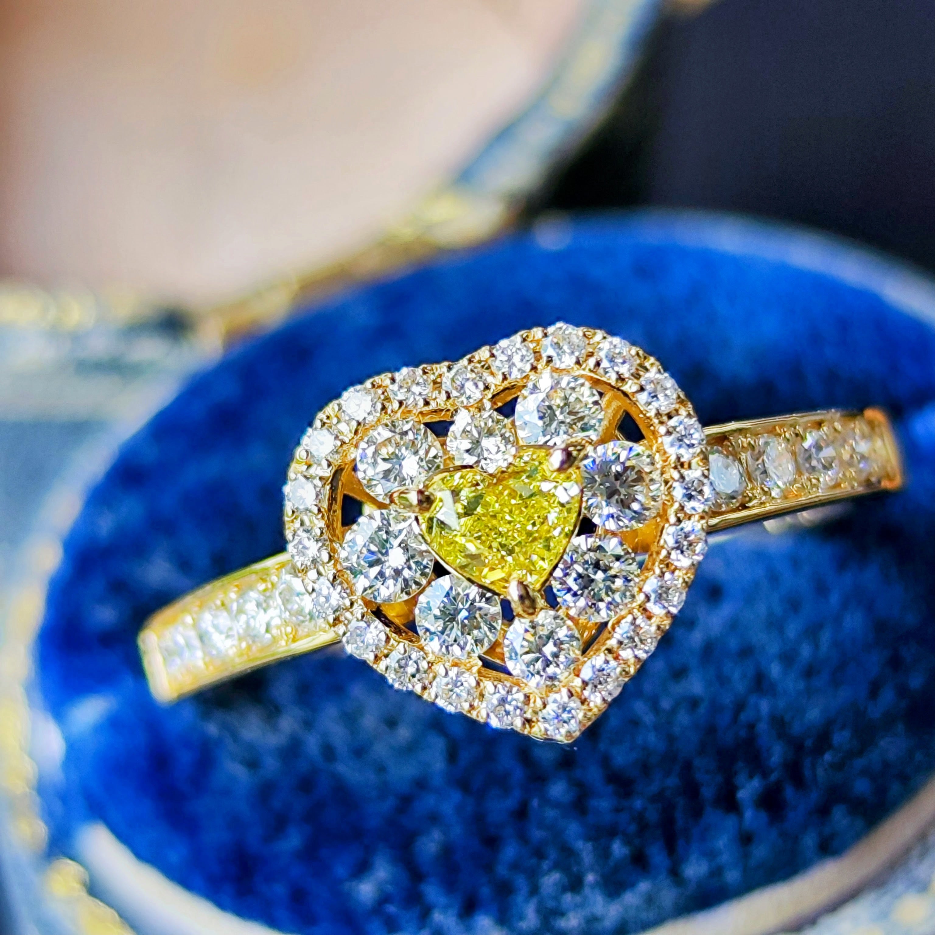 イエローダイヤ】FANCY INTENSE YELLOW 0.183ct SI1 ハートシェイプ