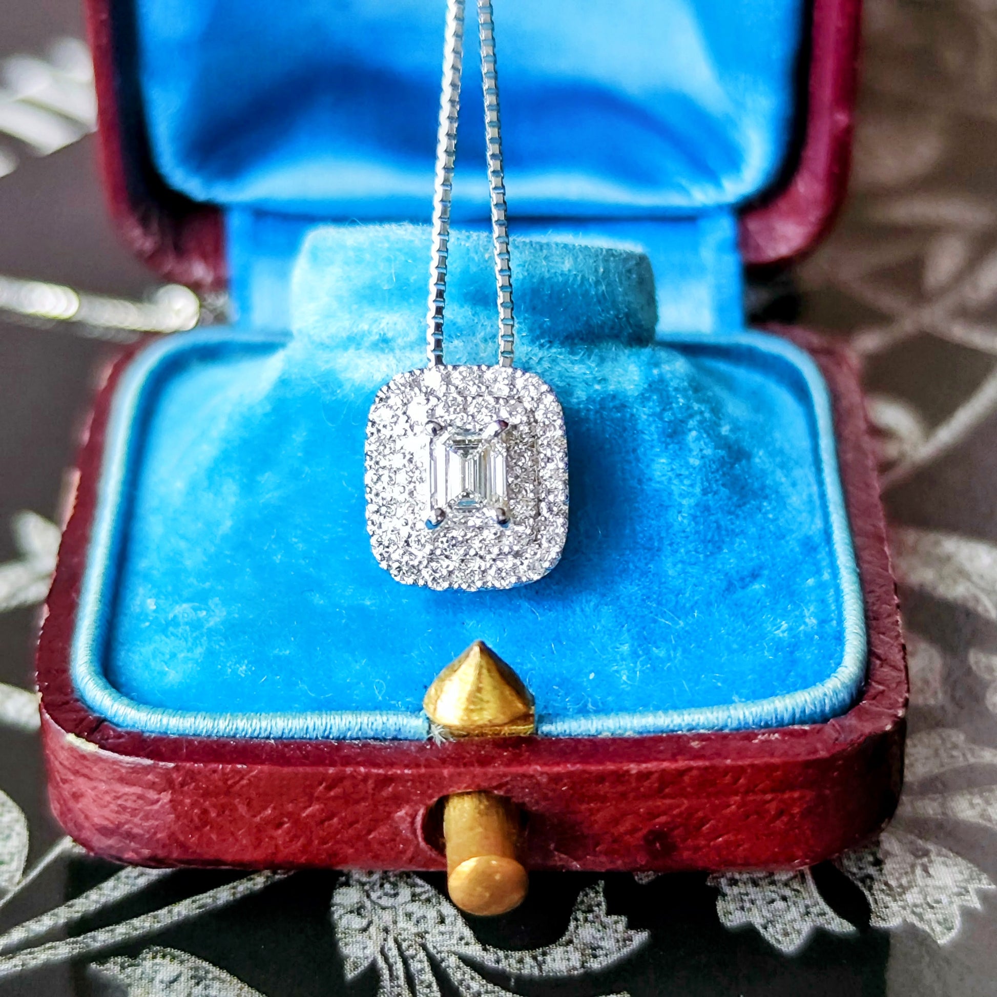 【インターナリーフローレス】天然ダイヤモンド 0.31ct Fカラー ネックレス GIA