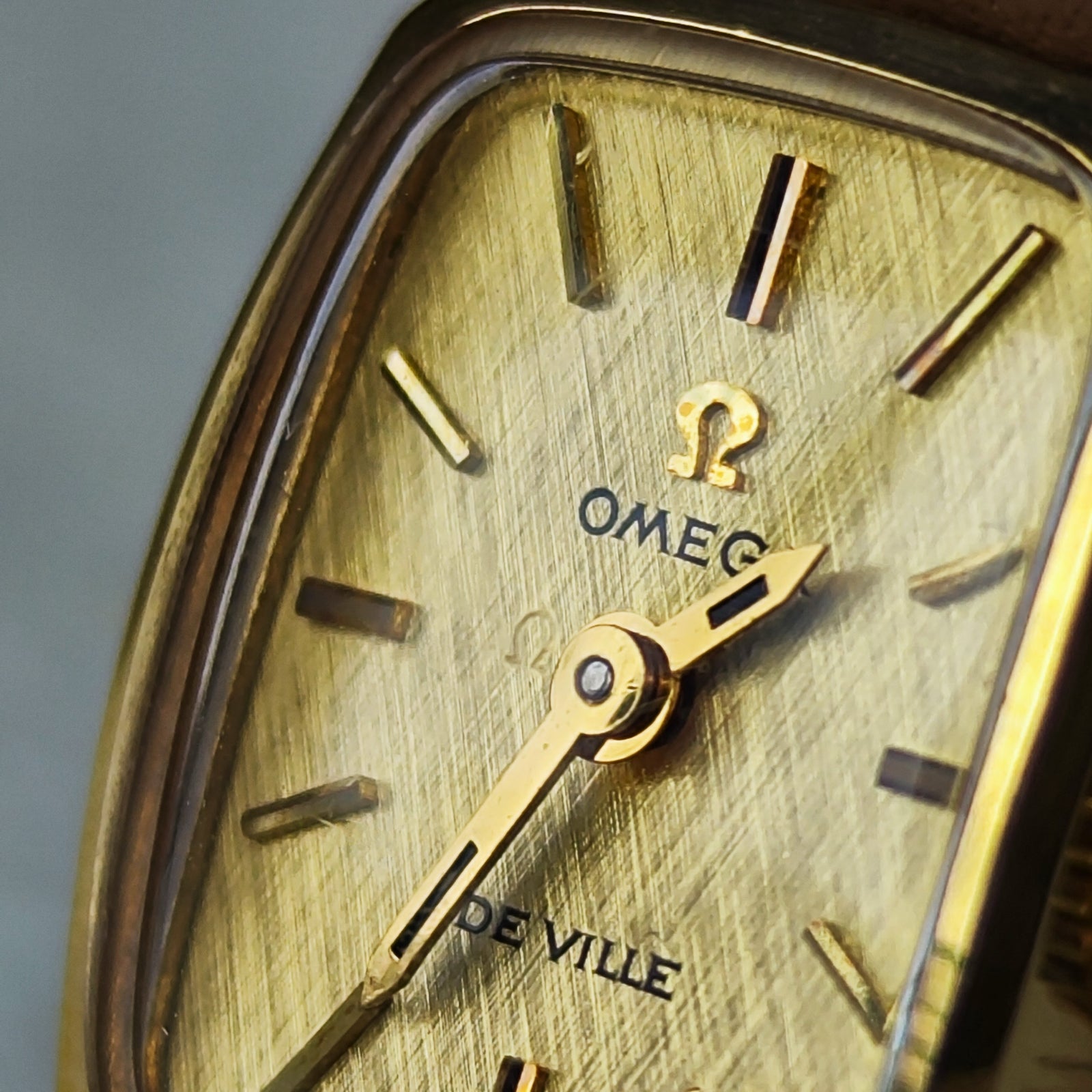 オメガ　デビル　手巻き時計 OH済み】OMEGA オメガ DE VILLE デビル 手巻き腕時計 – Mico宝飾店